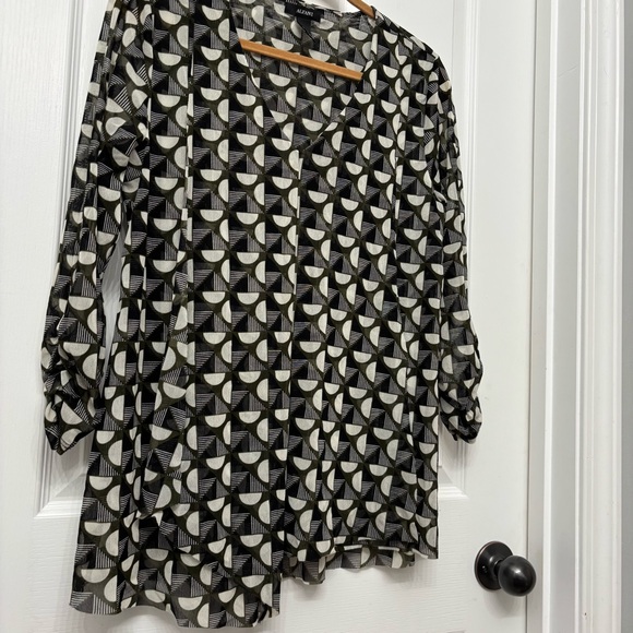 Alfani Asymmetrical Monochrome Geometric Long Sleeve Blouse - Picture 3 of 8